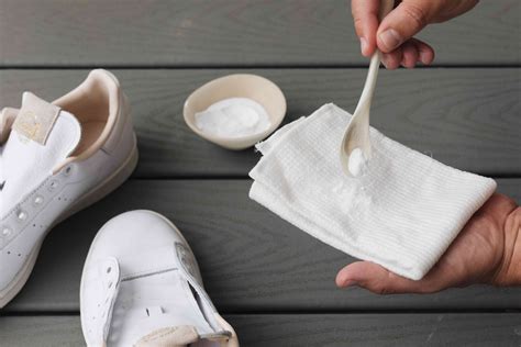 how to clean sneakers white